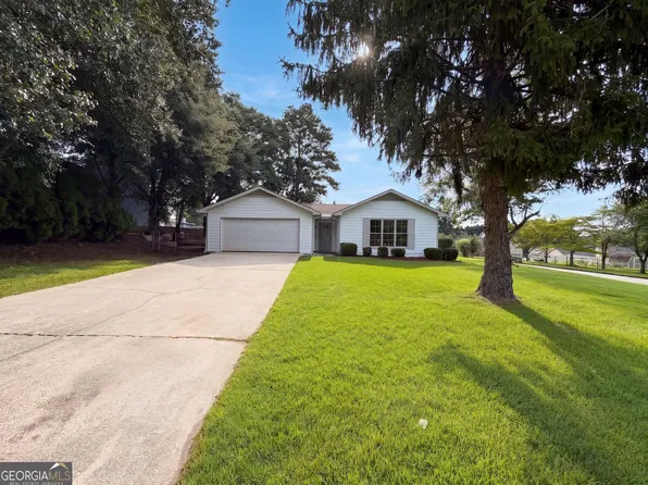 6120 Dorchester Dr, Rex, GA 30273