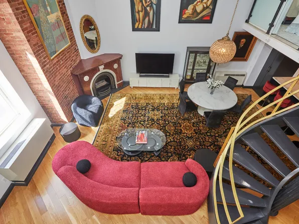 121 West 20th Street 4F image 3 of 13