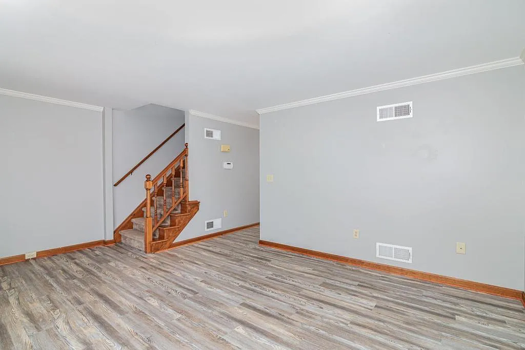 614 Park Ridge Drive — Photo 2