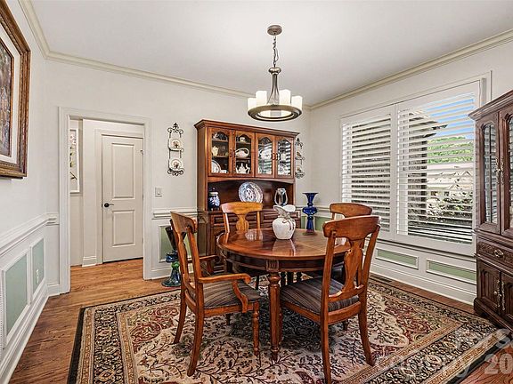 4th image of 1694 Avalon Dr