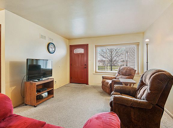 3rd image of 16349 Brementowne Dr