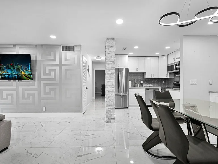 6279 Bay Club Dr #3 — Photo 26