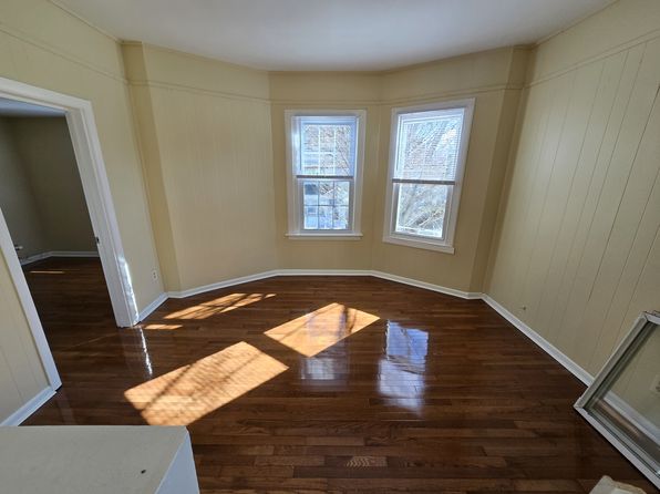 469 Huntington St #2H