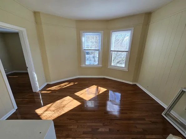 469 Huntington St, New Haven, CT