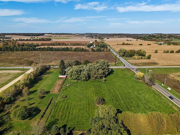 4th image of 5689 County Road D