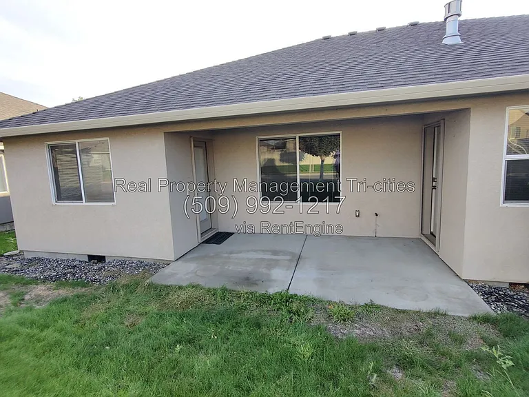 2667 Torrey Pines Way — Photo 32
