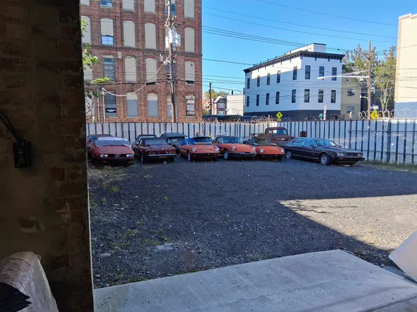 194-196 New York Avenue image 8 of 11