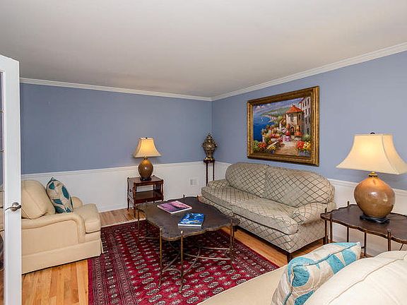 5th image of 605 Pebble Beach Ct