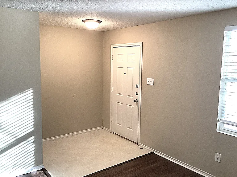 6108 Thackery Dr — Photo 7