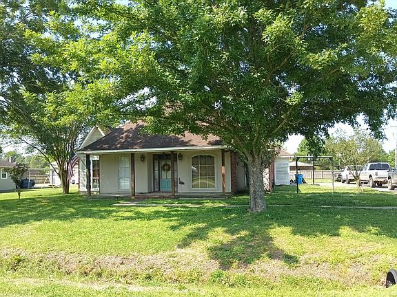 2nd image of 441 Pecan Ave
