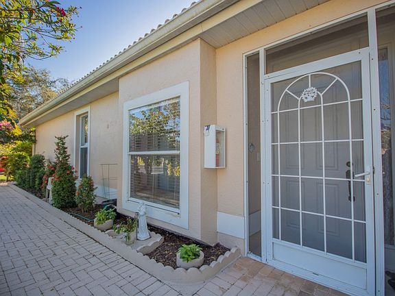 2nd image of 7605 Meadow Lakes Dr APT 604