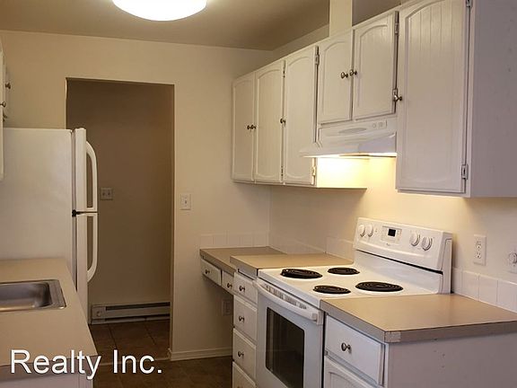 3rd image of 2911 E 33rd Ave