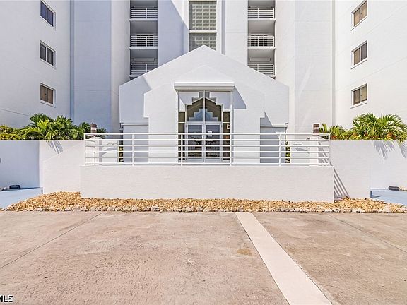 3rd image of 4745 Estero Blvd APT 201