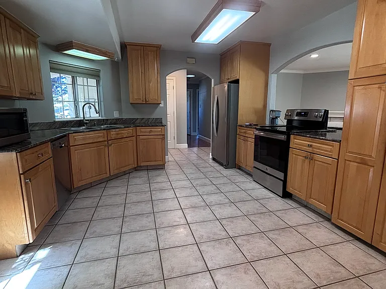 4992 Mattos Dr — Photo 4