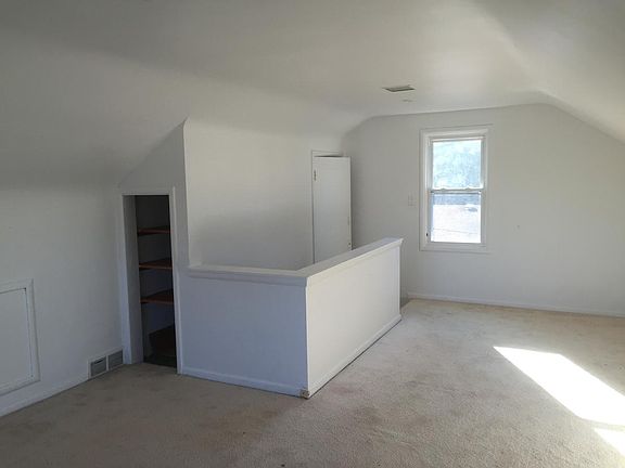 2nd image of 30 Pardyke St