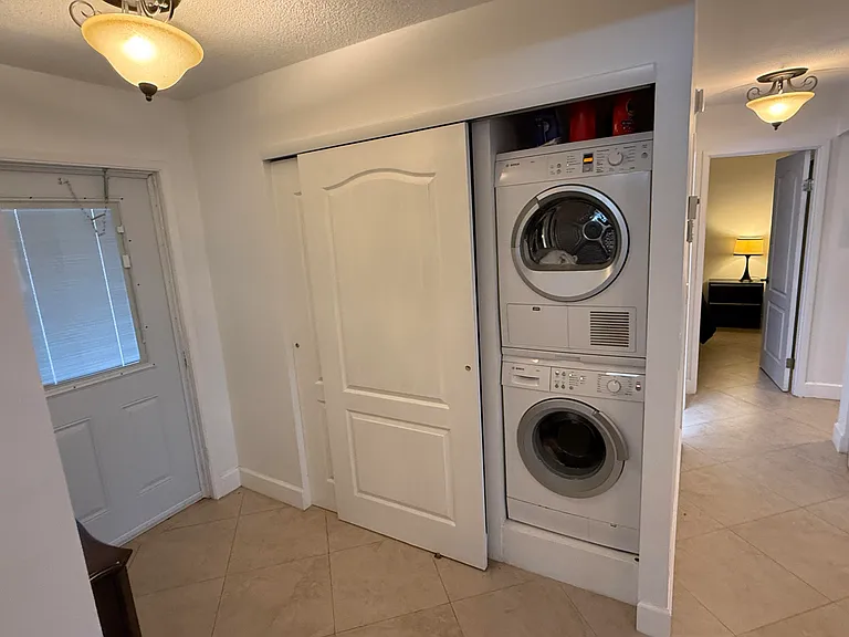 300 NE 14th Ave #411 — Photo 7