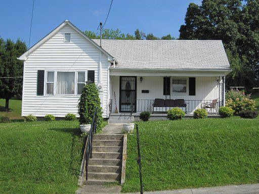 1st image of 1005 E 4th North St