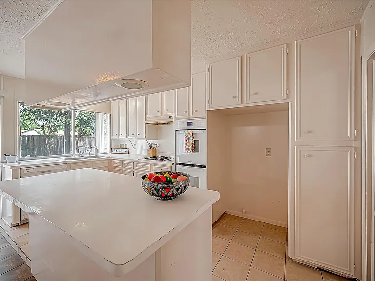 10607 Silkwood Dr — Photo 19
