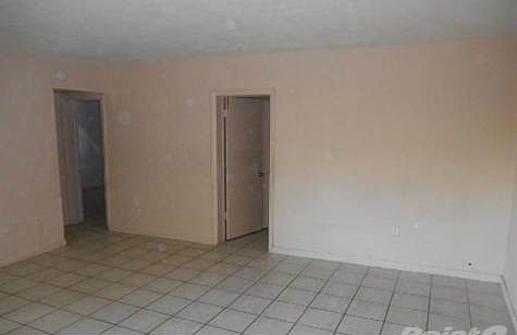 4th image of 1330 W 54th St APT 307C