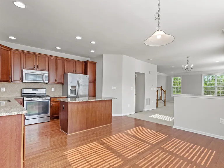 Sun-Filled Beautiful kitchen