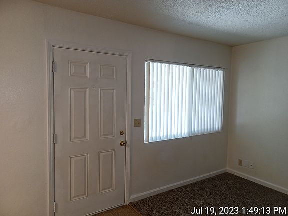 4th image of 210 W Dakota Ave APT B