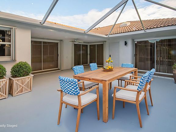 3rd image of 8801 Chapman Oak Court