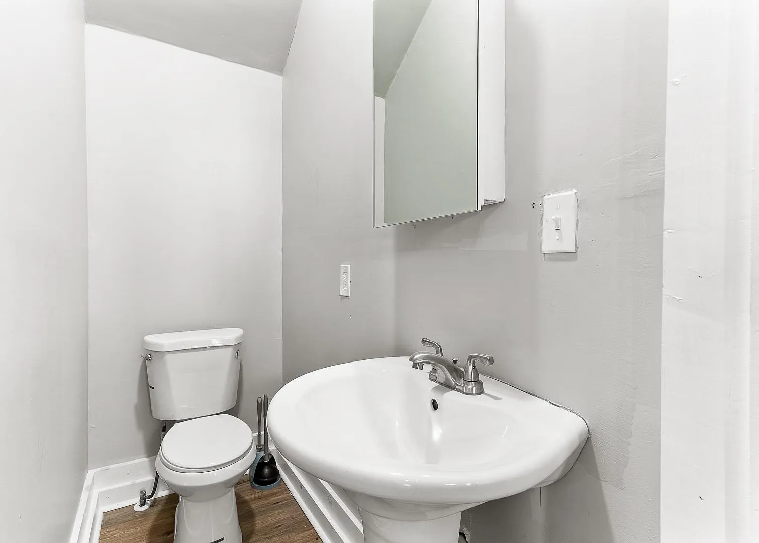 4 bed, 3.5 bath, 2700 sqft, $758 — Photo 4