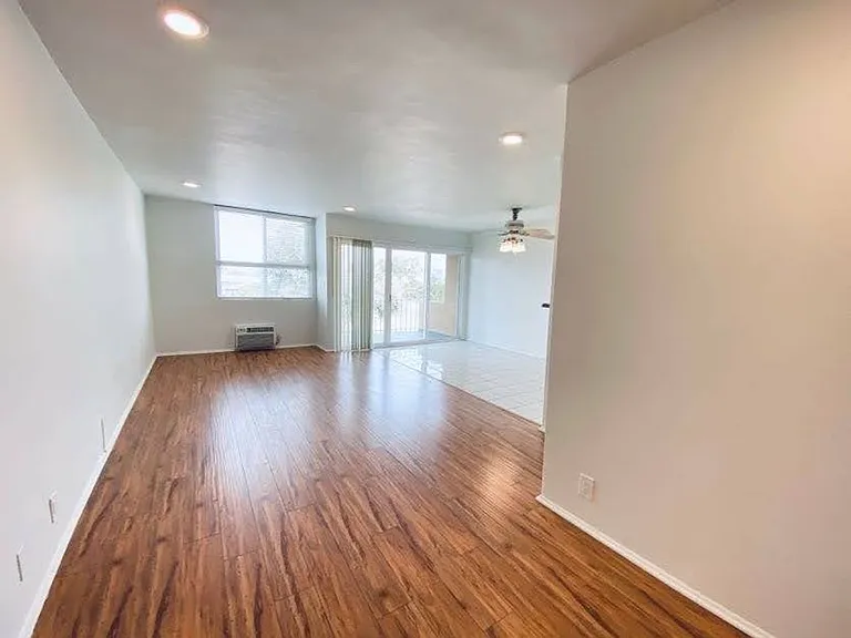 1957 Frank St / 2519 Virginia Ave — Photo 52