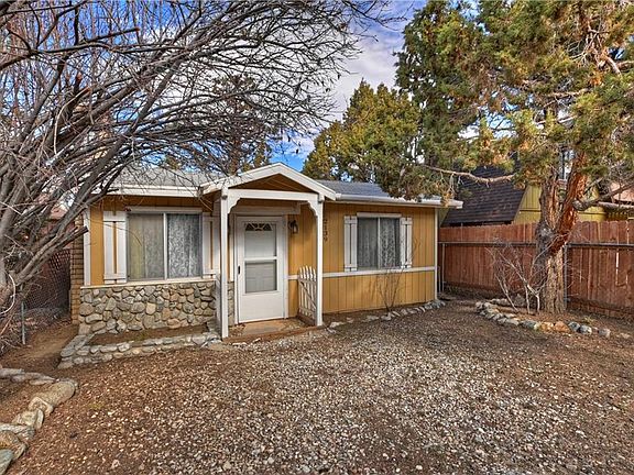 2nd image of 2139 7th Ln