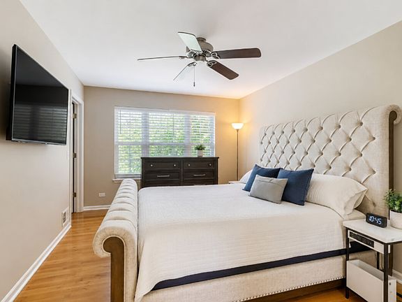 5th image of 1883 Waverly Way