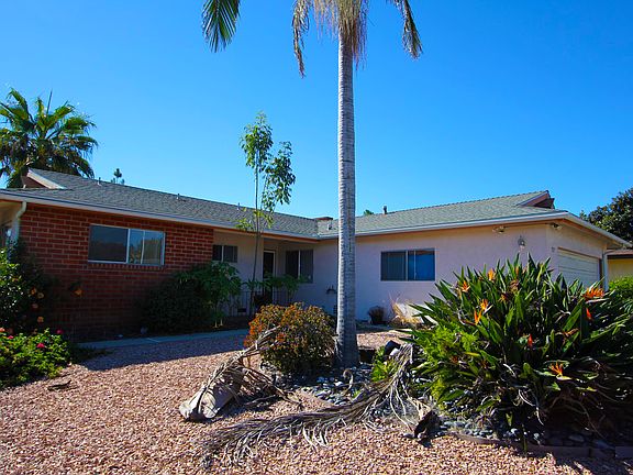 3rd image of 727 Monterey Ln