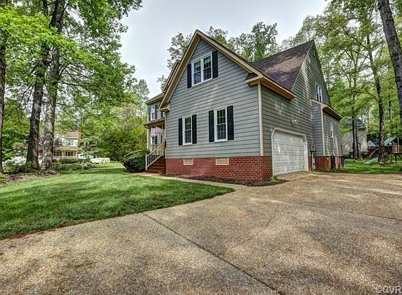 3rd image of 8206 Silkwood Dr