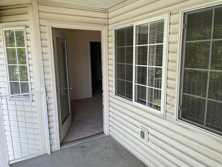 Lucky - 6474 — Photo 35