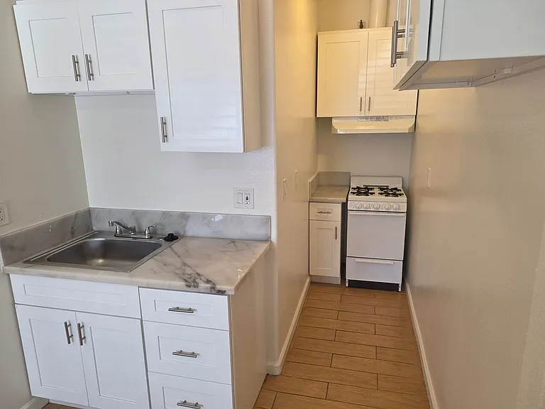 1816 S La Brea Ave #1818-3/4 — Photo 6