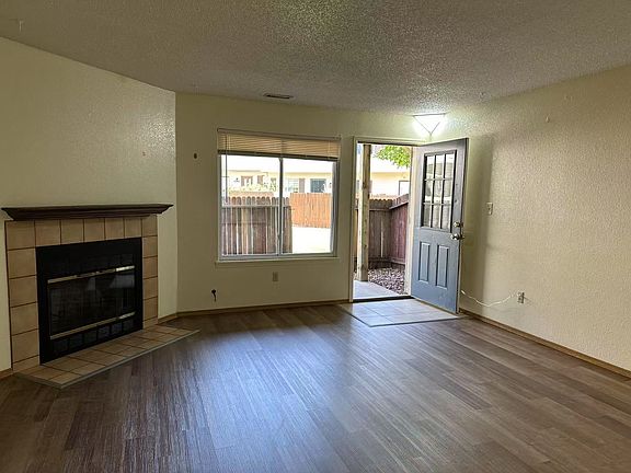 3rd image of 4337 Hawks Lookout Ln