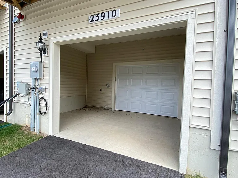 23910 Catawba Hill Dr — Photo 51