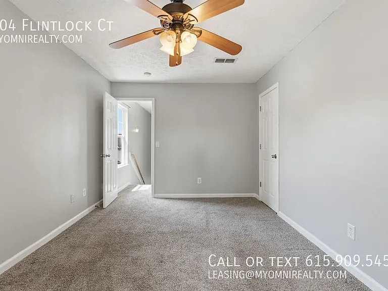 704 Courtney Ct — Photo 14