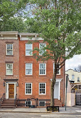 Sold by Compass | media 1