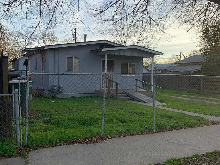 109 Maple St — Photo 4