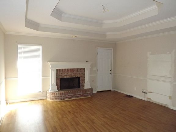 5th image of 5033 Wagonwheel Dr