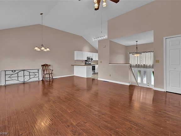 5th image of 9561 Cyprus Ln