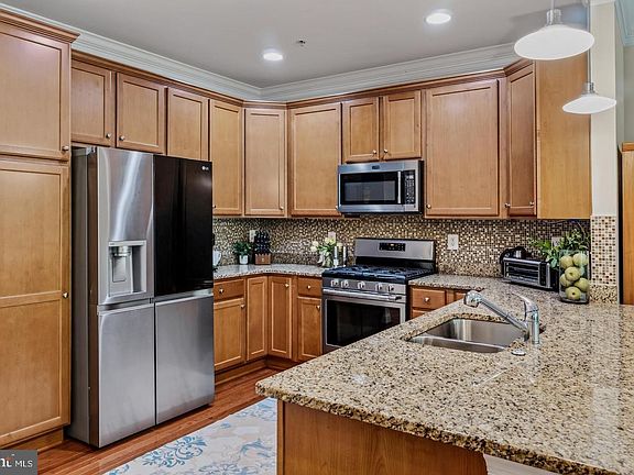 2nd image of 376 Buckeye Cir