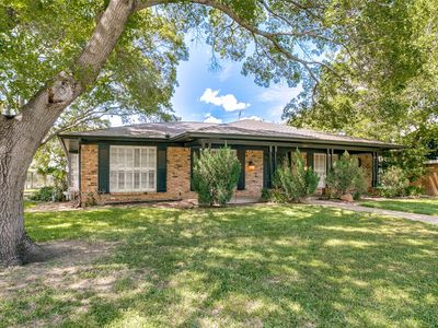 200 Shady Lake Dr, Hurst, TX, 76054