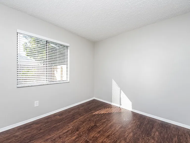153 Pinewood Cir — Photo 12