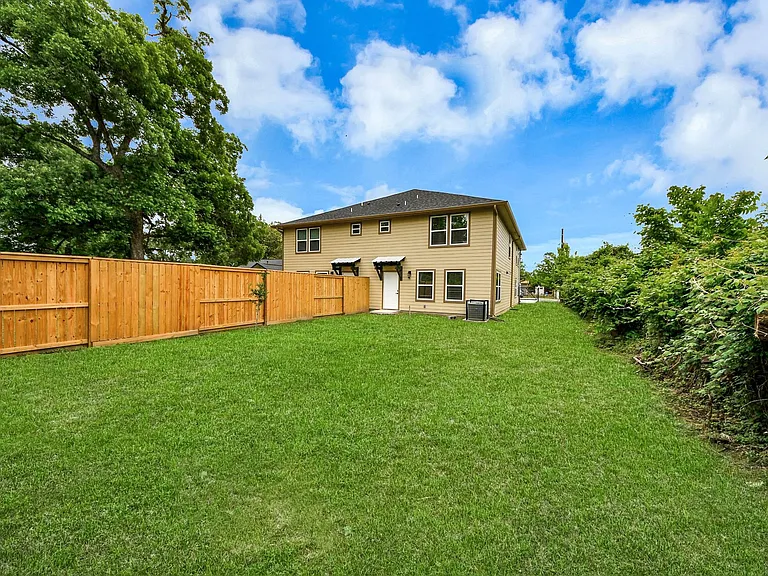 2430 Dolly Wright St #B — Photo 46