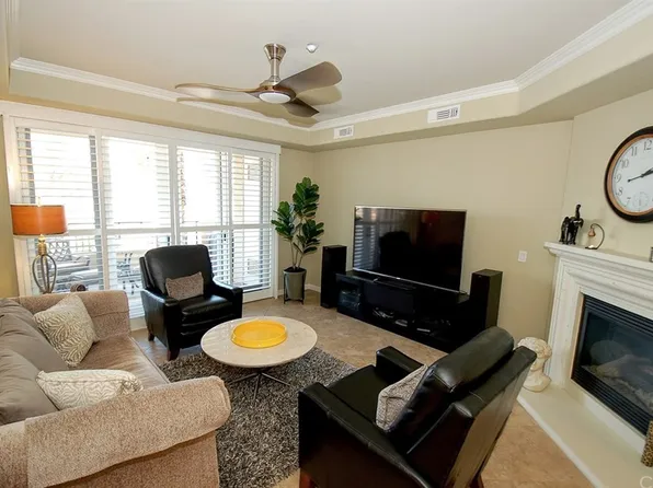 401 Bernard St #204, Costa Mesa, CA 92627