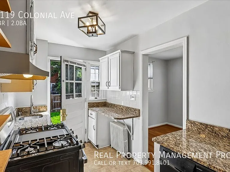 1119 Colonial Ave — Photo 15