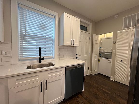 4th image of 3853 W Palmer St #1E