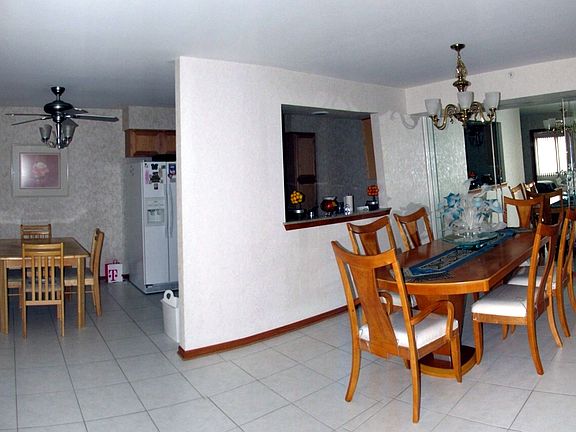 4th image of 4655 N Cumberland Ave APT 514