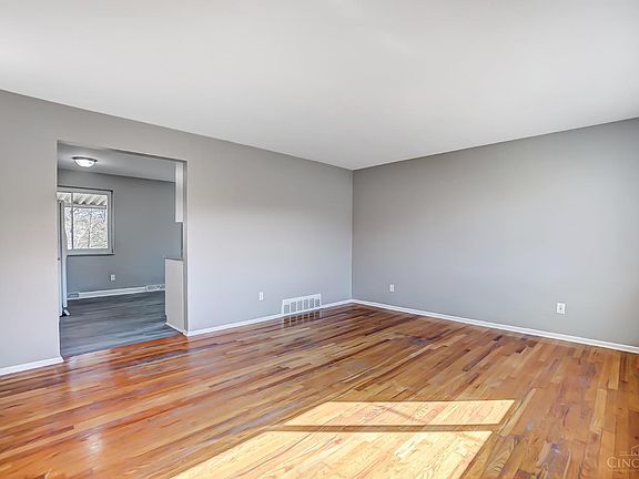 5th image of 7110 Bluecrest Dr